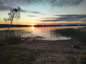 Vetämäjärven leirikeskuksessa on hyvät uinti- ja saunomismahdollisuudet joka päivä.