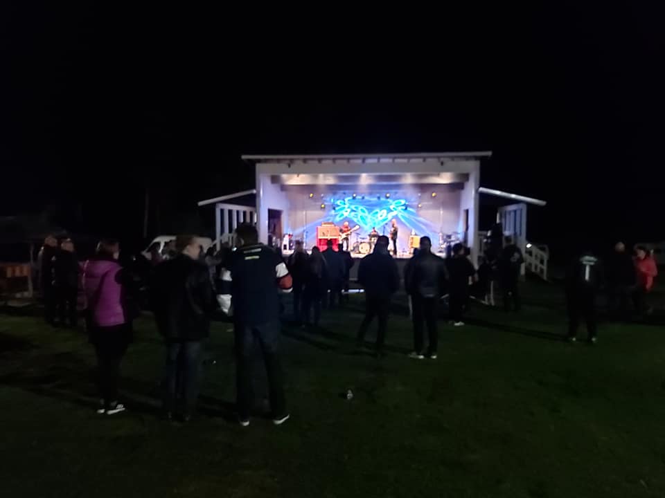 Sep&auml;nniemen Lomakyl&auml;n esiintymislavalla konsertteja ym. tapahtumia kes&auml;isin.